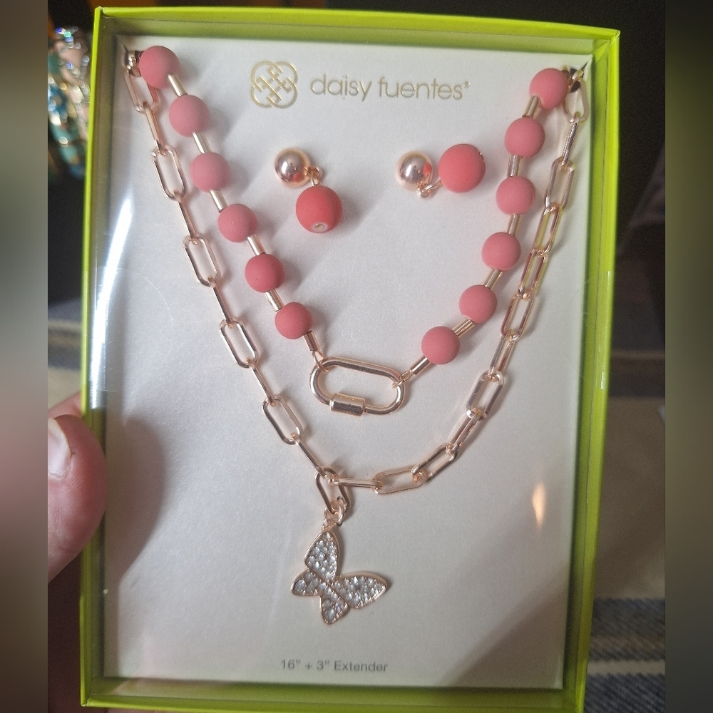 Nwt Daisy Fuentes Pink Beaded Butterfly Necklace Earring Set Gold Tone 36$
